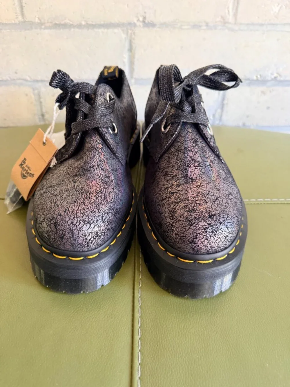 Dr. Martens Holly silver crackle size US W 11 / UK 9 NWT